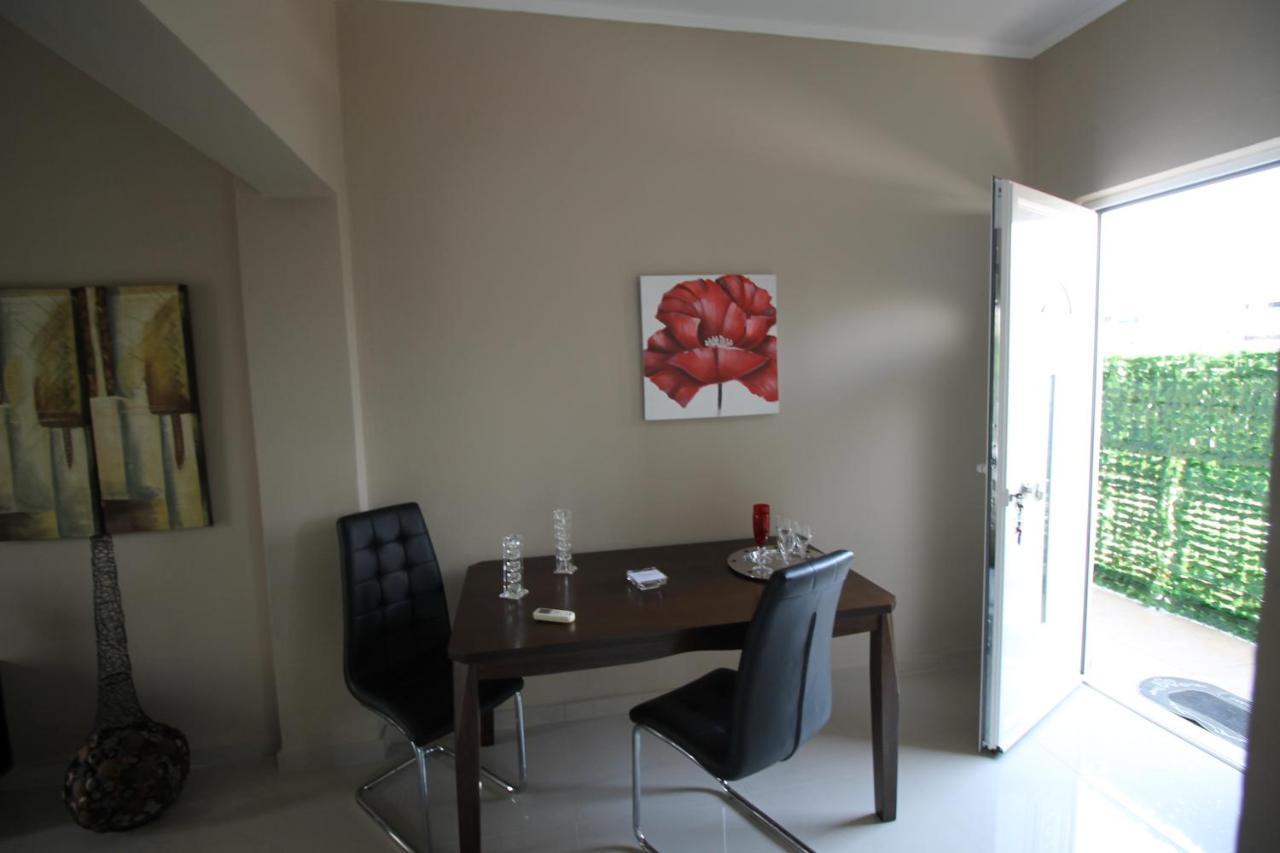 Christa'S Home Near Ath Airport Markópoulon Extérieur photo